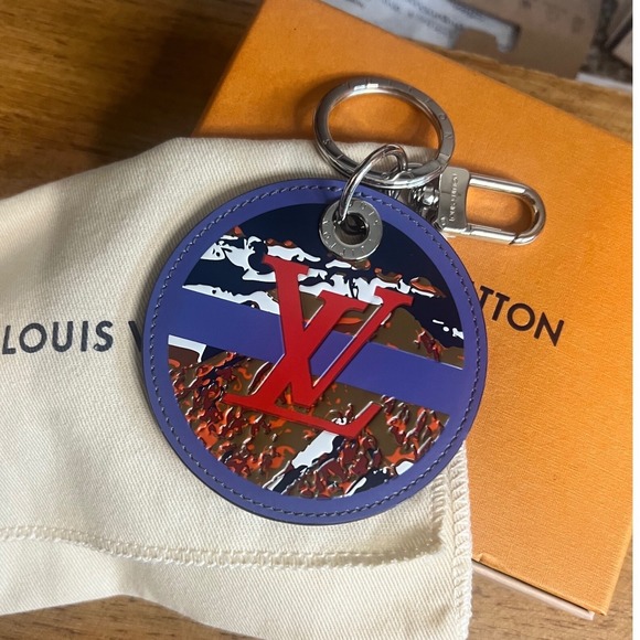 New Louis Vuitton Key Chain Alps Damier Graphite Multi Color LV Key Ring RARE - Picture 2 of 10
